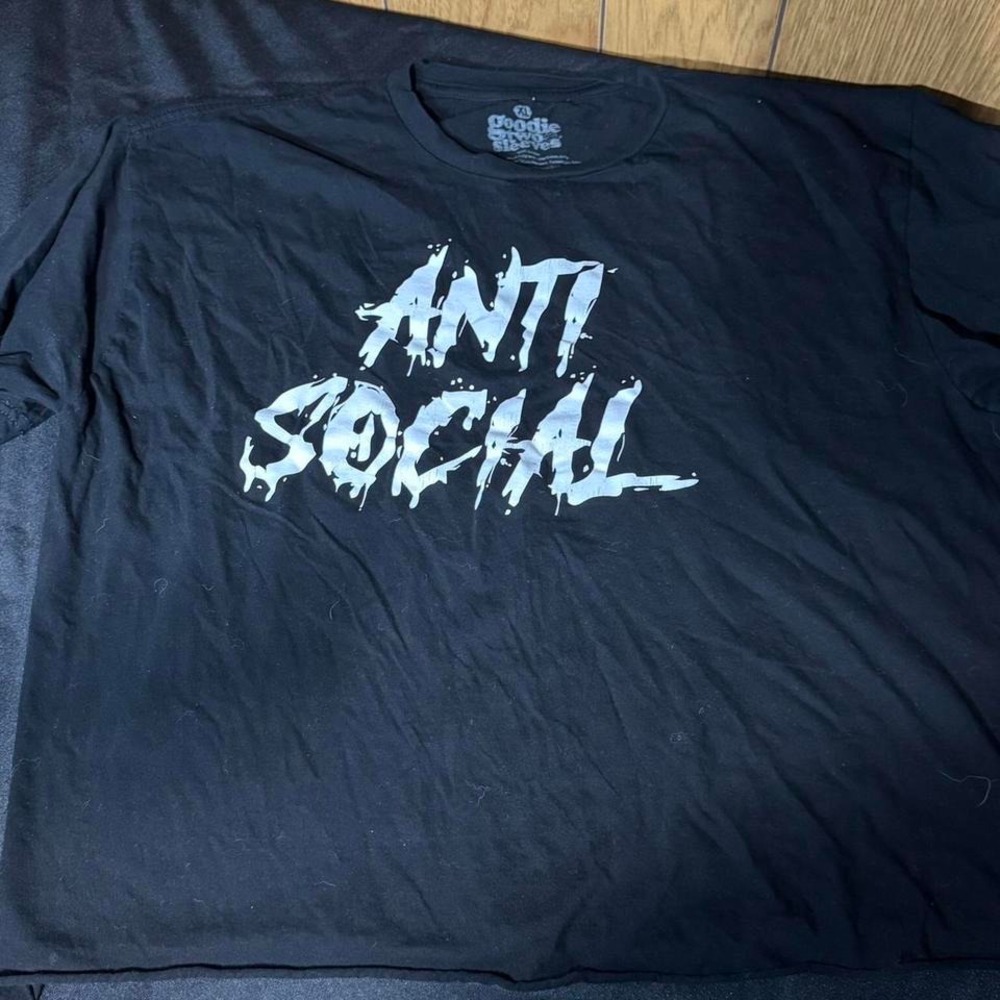 Black and white Anti Socialβ Social Club cropped tee Size XL